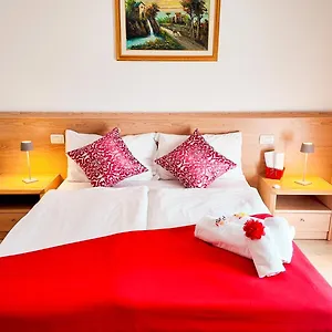 albergo-dalla-mena.hotelinveneto.com/