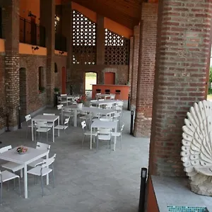 Antica Cascina Bed & Breakfast