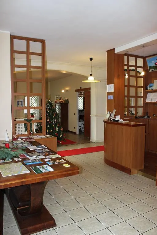 Hotel De La Ville Bereguardo 3*,  Italy
